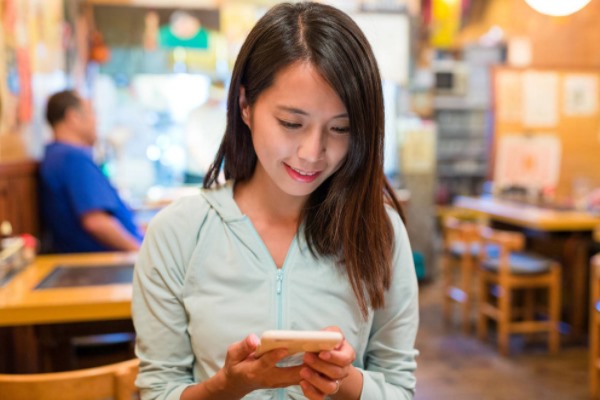 和平精英怎么切换微信小号和大号？